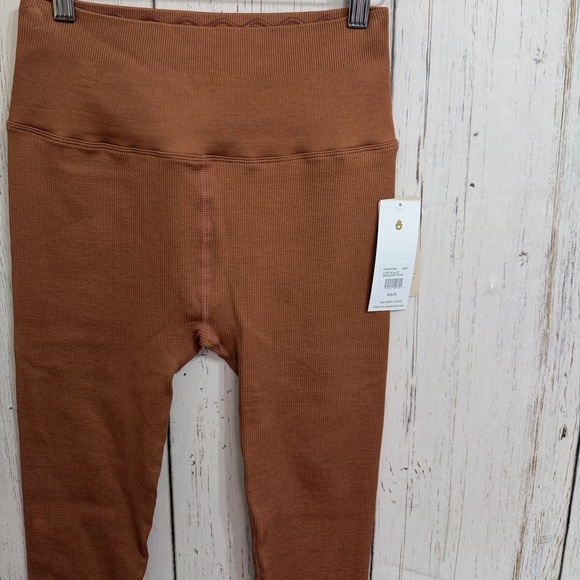 NWT Spritual Gangster LOVE SCULPT SEAMLESS 7/8 RUFFLE - Picture 3 of 13